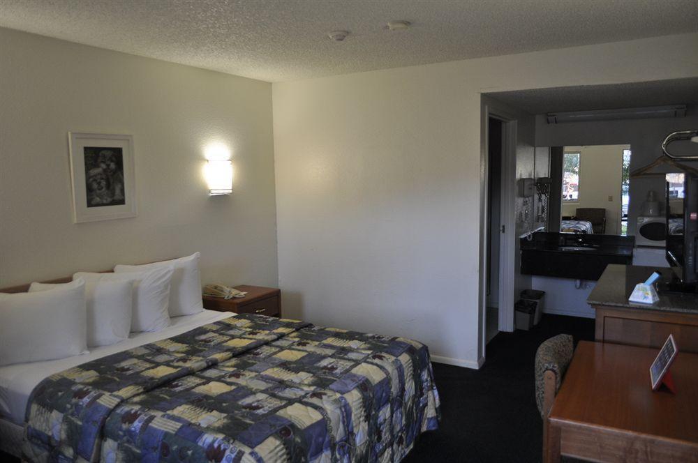 Pacific Inn Motel Ventura Buitenkant foto